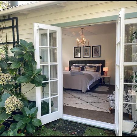 Green Door Cottage Грейтаун Экстерьер фото
