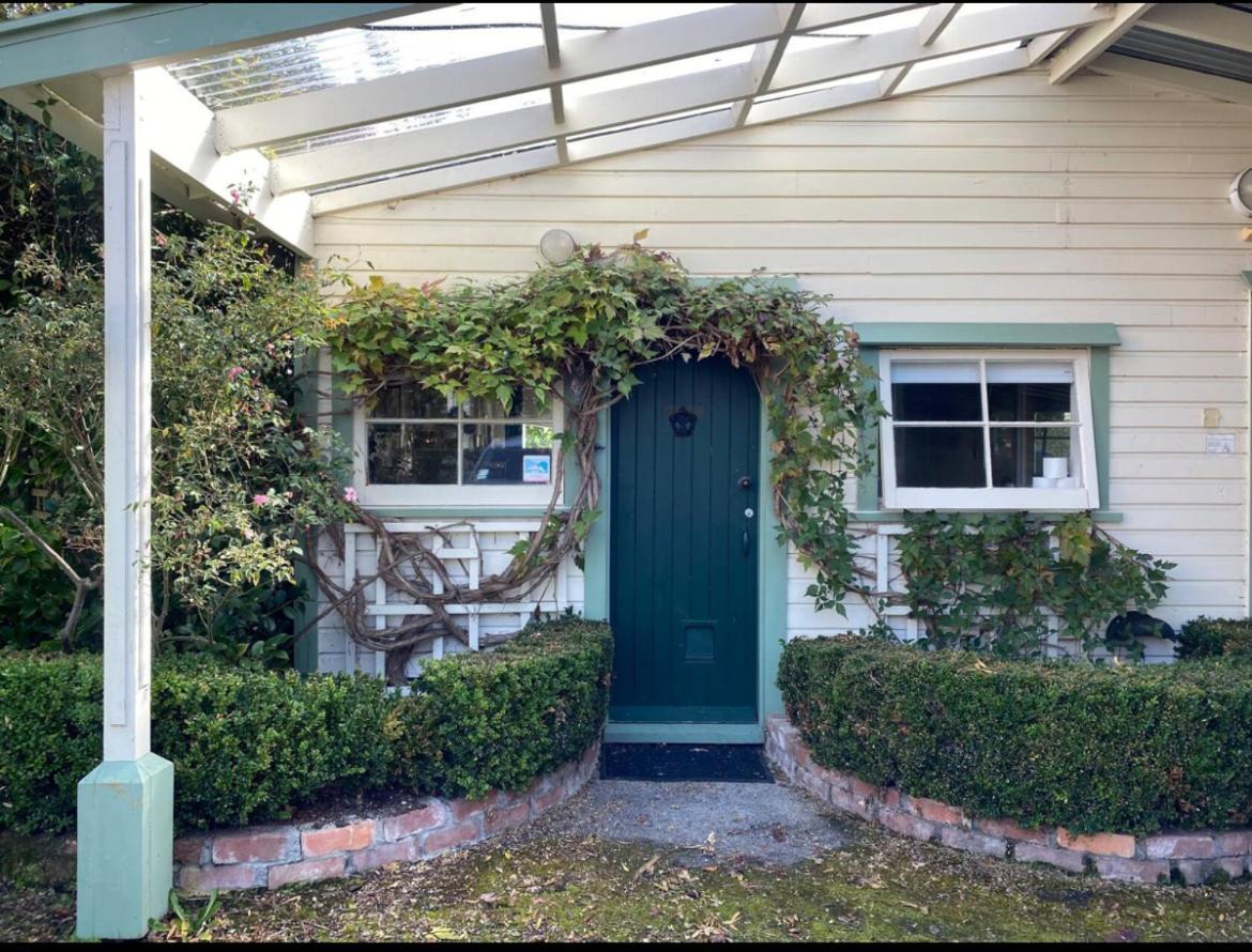 Green Door Cottage Грейтаун Экстерьер фото